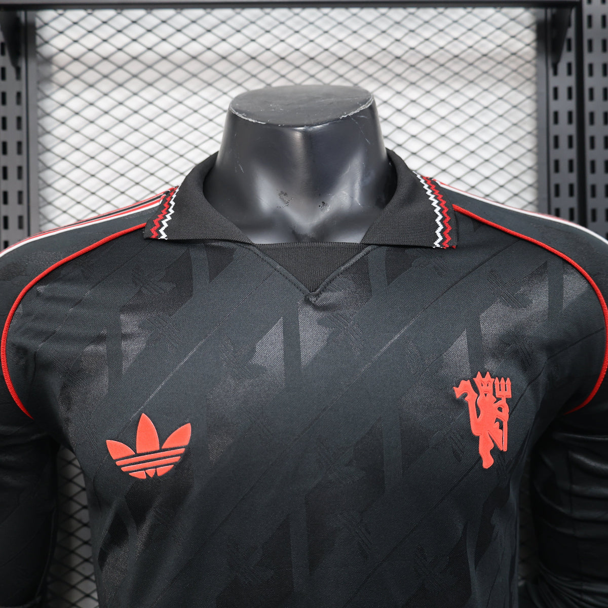 2026 Manchester United Retro Player Jersey